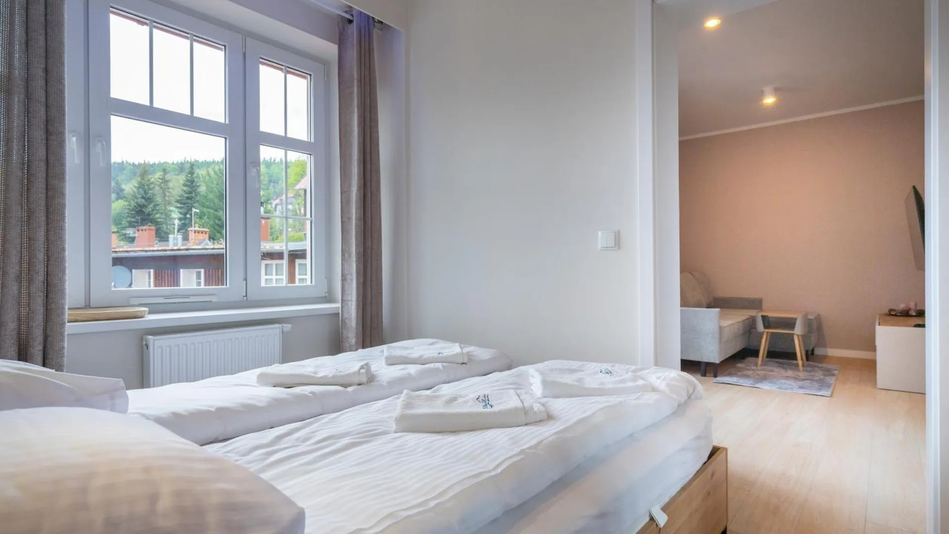 公寓 Apartamenty Sun And Ski Centrum 斯克拉斯卡波伦巴 波兰