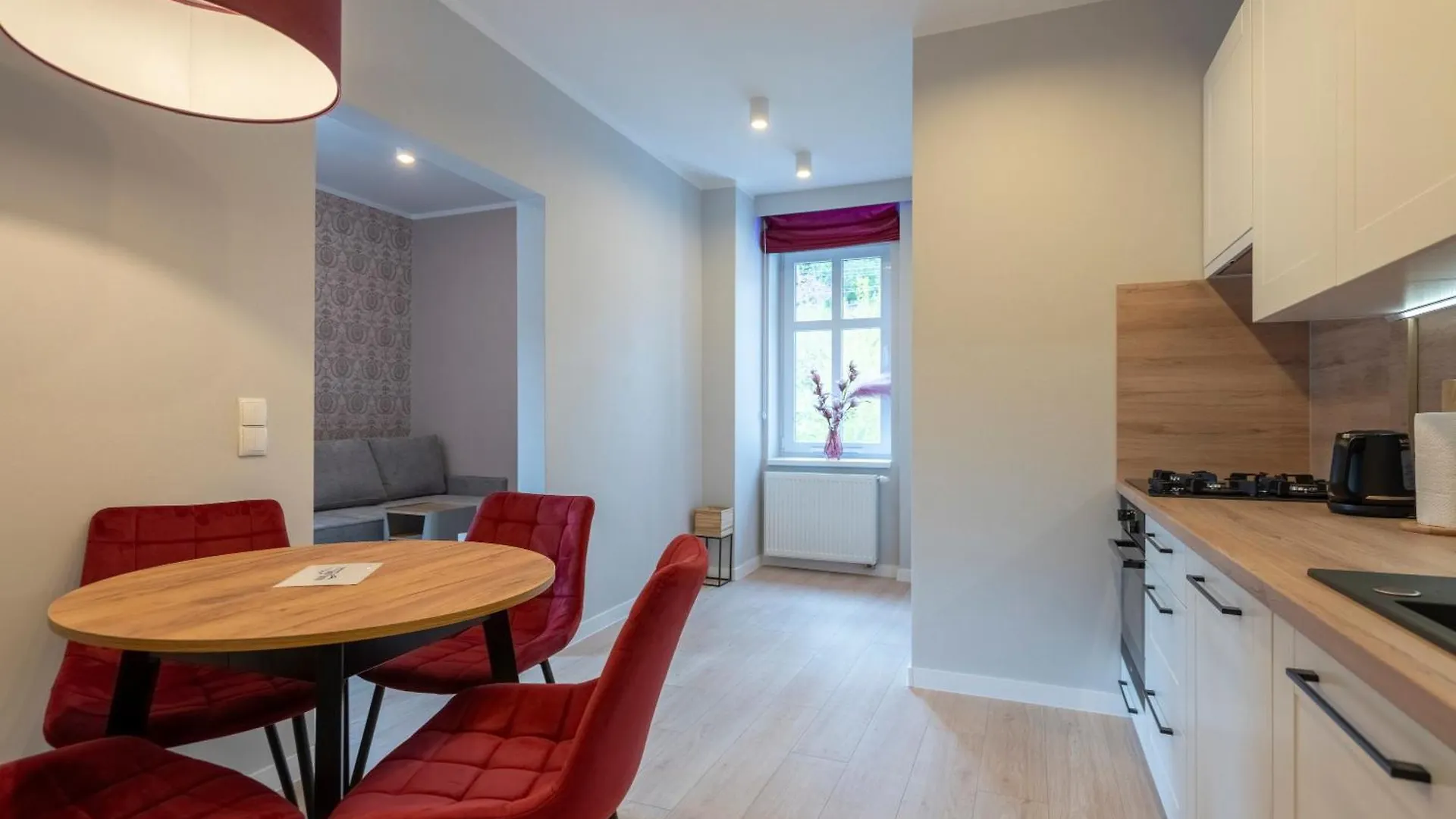 Apartamenty Sun And Ski Centrum 斯克拉斯卡波伦巴